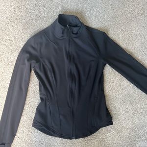 •Lululemon cropped nulu jacket